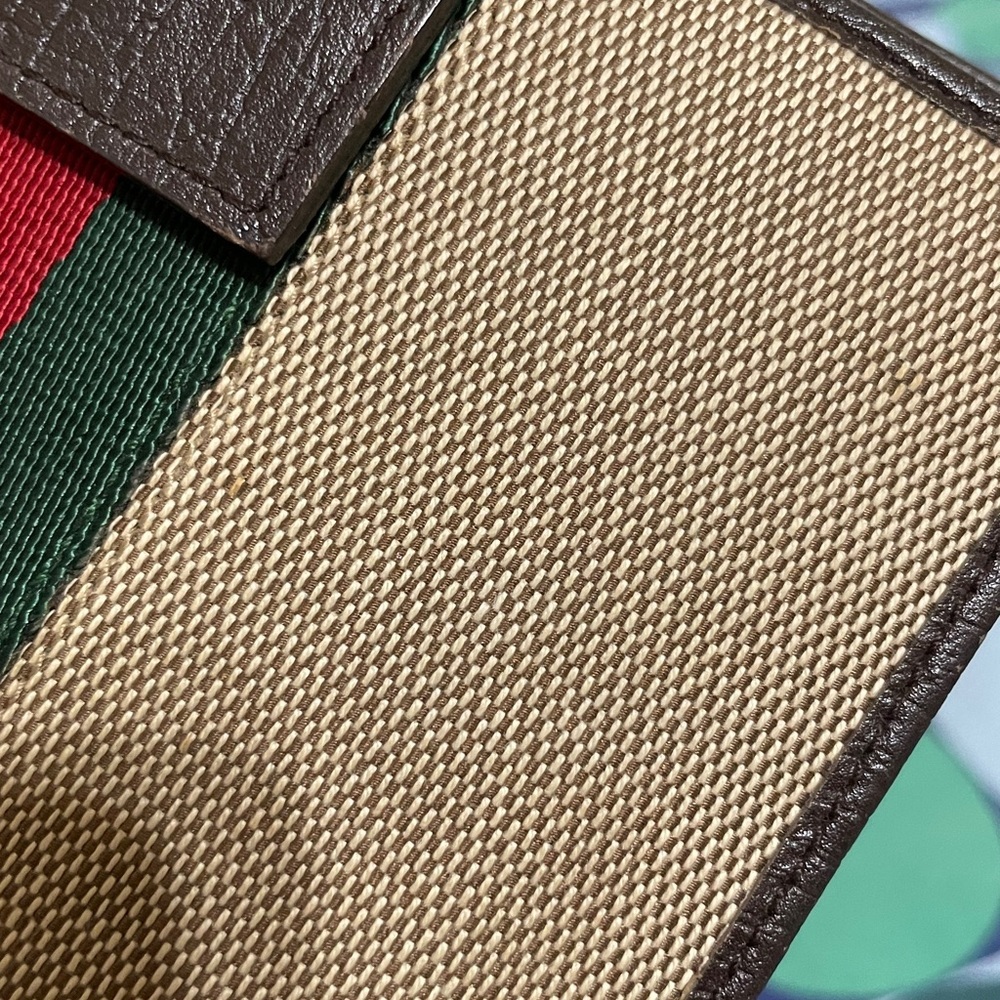 Gucci Sherry Line Agenda/Passport Holder - Picture 7 of 14